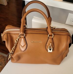 Micheal Kors Purse